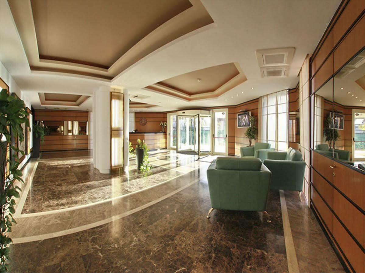 Monte Carlo Palace Hostel Bucharest