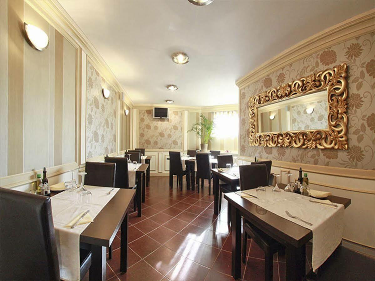Monte Carlo Palace Hostel *